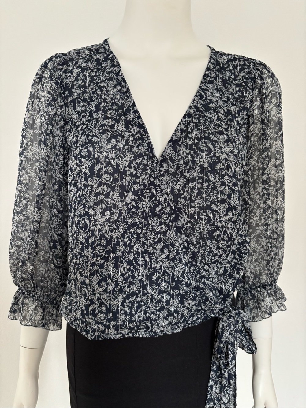 Abercrombie & Fitch Navy and White Floral V-Neck Tie Blouse